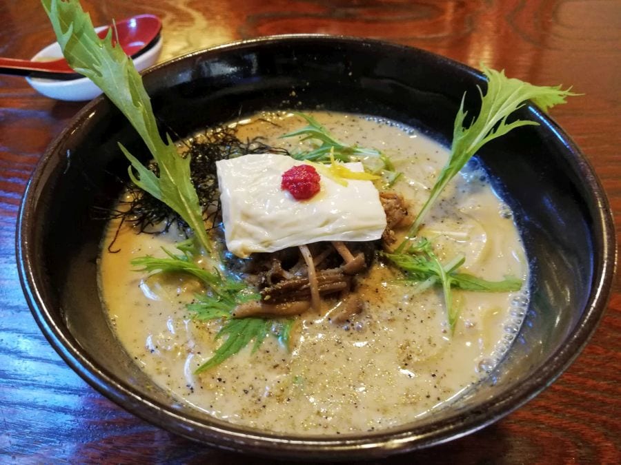 19 Awesome Vegan Restaurants around the World 4 Towzen Ramen