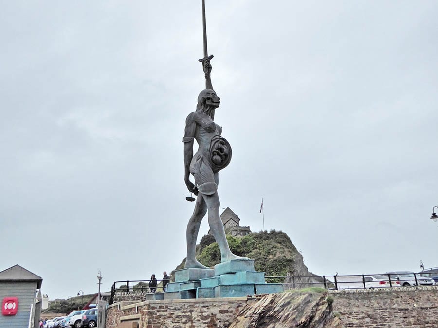 10+ of the Best Weekends in Devon 10 the bronze statue of Verity b