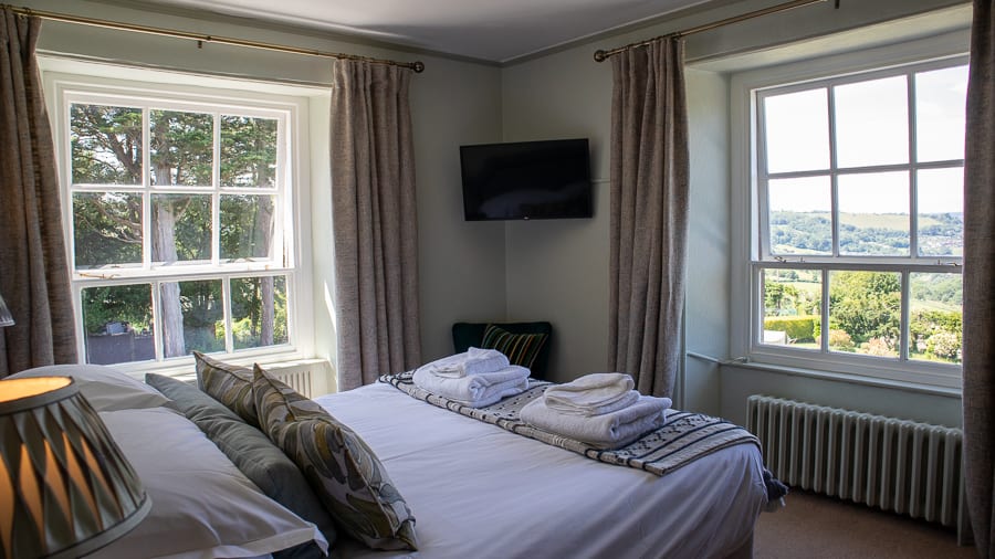 The Burleigh Court Hotel & Restaurant, Luxury in the Cotswolds 6 front room