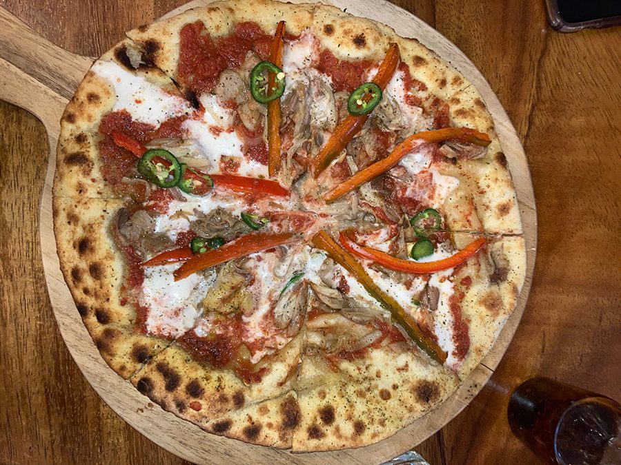 19 Awesome Vegan Restaurants around the World 16 luvburger pizza