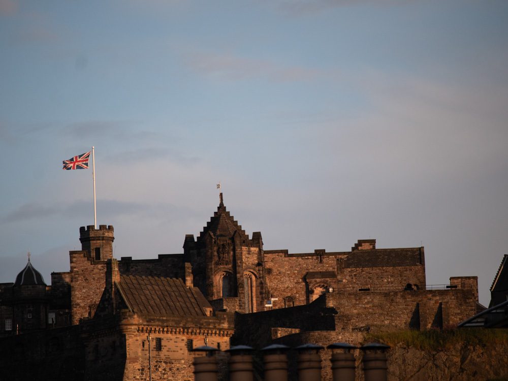 Staying at the Luxury RÌGH Residences, Edinburgh (2024) 15 Views of Edinburgh Castle