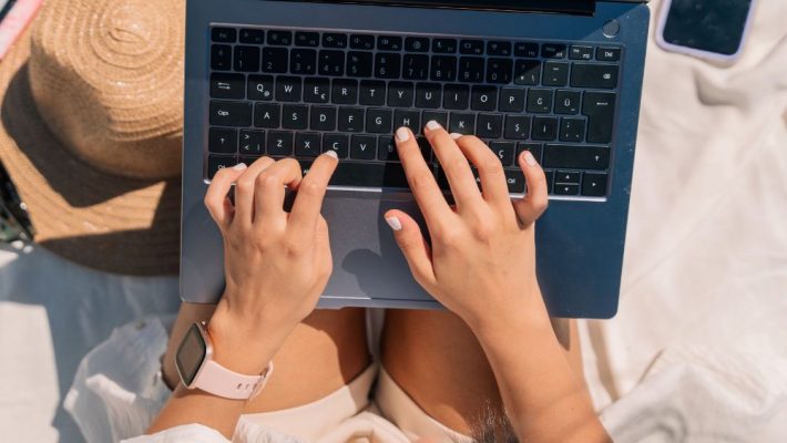 Awesome Tips To Help You Work While Travelling