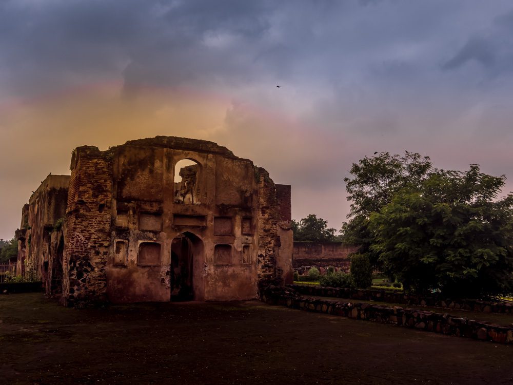Things to Do in Burhanpur, Madhya Pradesh – History, Forts & Hidden Gems 1 The Shahi Qila (Royal Palace)