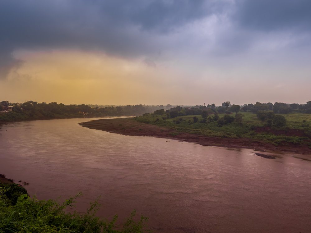 Things to Do in Burhanpur, Madhya Pradesh – History, Forts & Hidden Gems 2 View up the Tapti River from the Shahi Qila (Royal Palace)