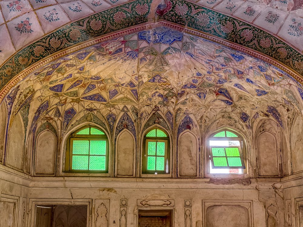 Things to Do in Burhanpur, Madhya Pradesh – History, Forts & Hidden Gems 14 The mosiacs on the roof of the Hamman