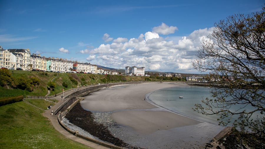 20+ Of The Best Things To Do In Port St Mary, Isle Of Man 6 horseshoe shaped bay with houses along the promenade