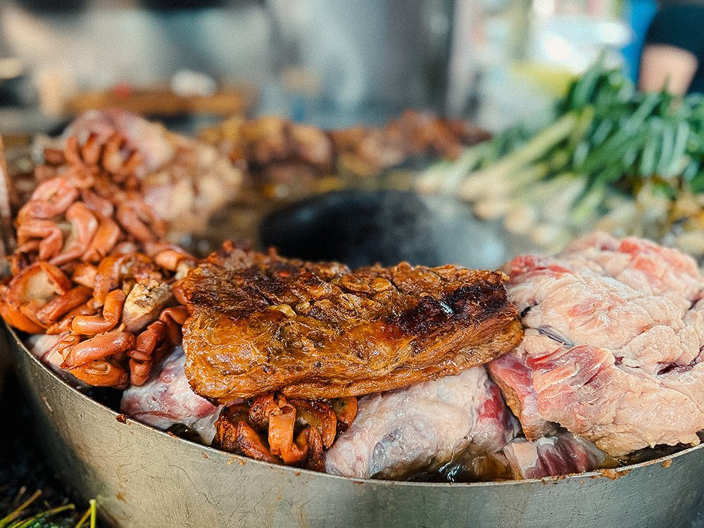 The Best Restaurants In Mexico City That Aren’t In The Usual Food Guides 8 Variety of meats cooking together